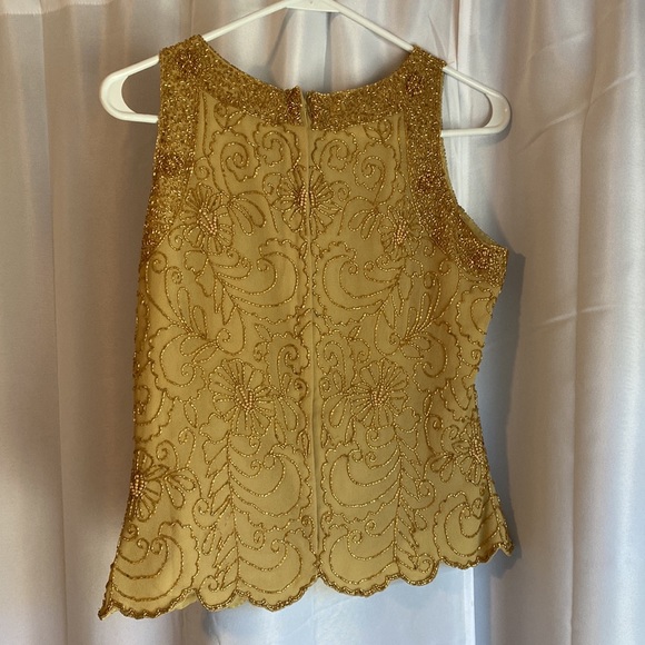 Woman’s Jkara vintage sequin top. Gold - Picture 4 of 5
